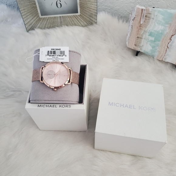 🌹Michael Kors Portia Rose Gold Watch🌹 - Picture 2 of 8